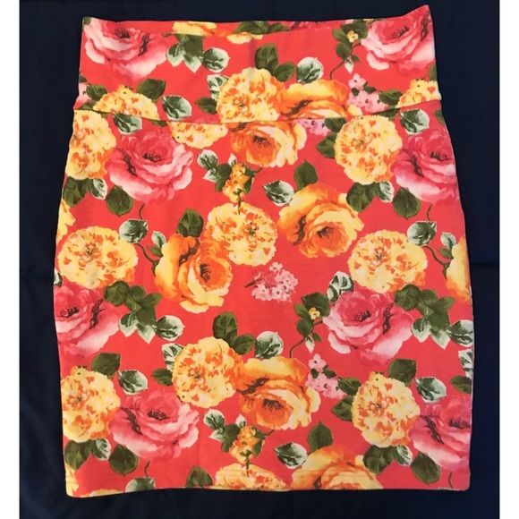 Roses Skirt - Picture 1 of 4